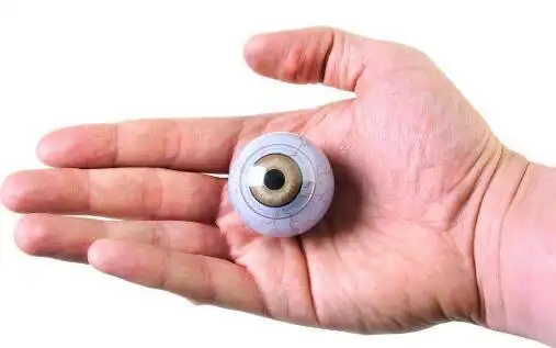 醉酒小伙摔掉眼球浑然不知 数小时后捡回恢复无望