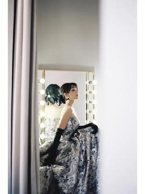 揭秘女明星的化妆间氛围感这一块死死拿捏78