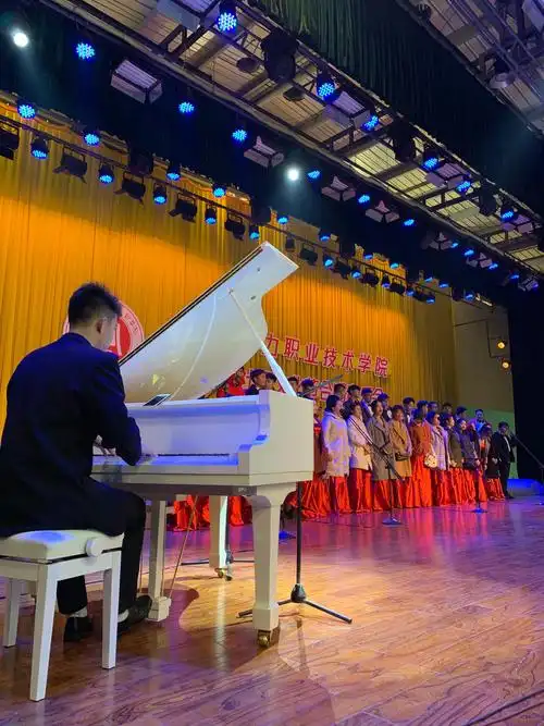 向日葵合唱团参加社团文化节合唱音乐会纪实之演出篇