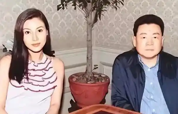 李嘉欣确实不聪明,疑似隔空回应刘銮雄,这不就等于是主动承认了