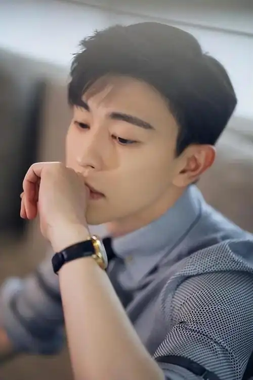 再看邓伦现在的处境,他特别可恨,但也非常可悲|杨紫|金晨|李易峰|演艺