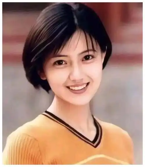 高圆圆小学证件照曝光,齐肩短发显青涩,杏梅浓眼颜值纯天然__财经头条