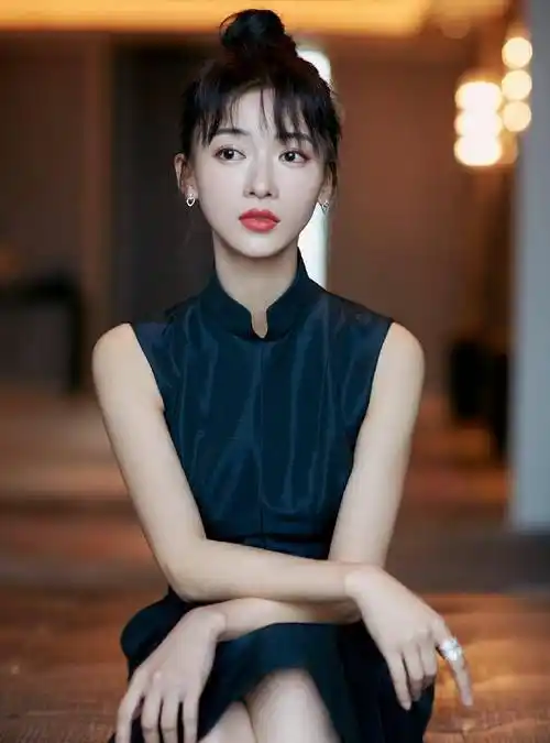 原创新晋女星吴谨言感情路坎坷交了多个男友皆是渣男还曾被家暴