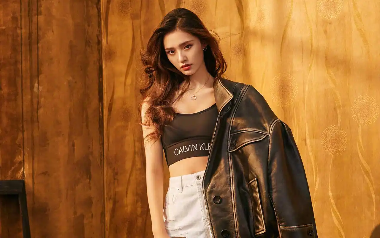 林允妩媚性感高清桌面壁纸