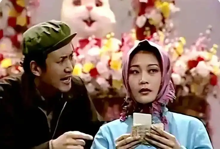 "小品女王"杨蕾:与戴志诚离婚19年后,现在人生境遇怎么样了?