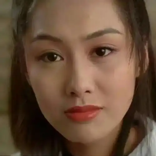 紫霞仙子调皮的一眨眼,让至尊宝爱了一万年,也让朱茵在美女如云的九