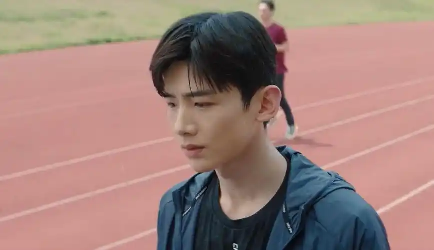 《荣耀乒乓》王思衡相信徐坦能拿冠军 徐坦真是捡到宝了