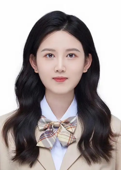 化妆小姐姐超级温柔有耐心 还帮我卷了头发照片不满意的话可以一直修!