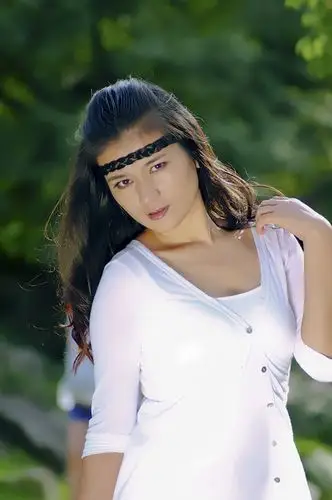 一组人像照片,拍的不好,各位前辈老师指导小弟,多谢了