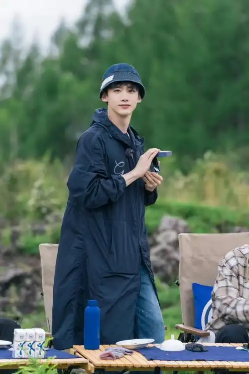 白敬亭运动风这也太帅了吧爱了爱了阳光帅气多多营业呀