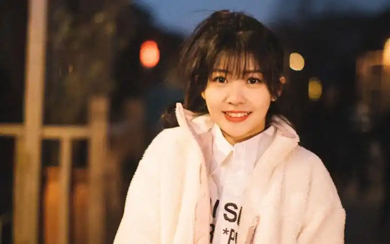 赖美云可爱俏丽高清桌面壁纸