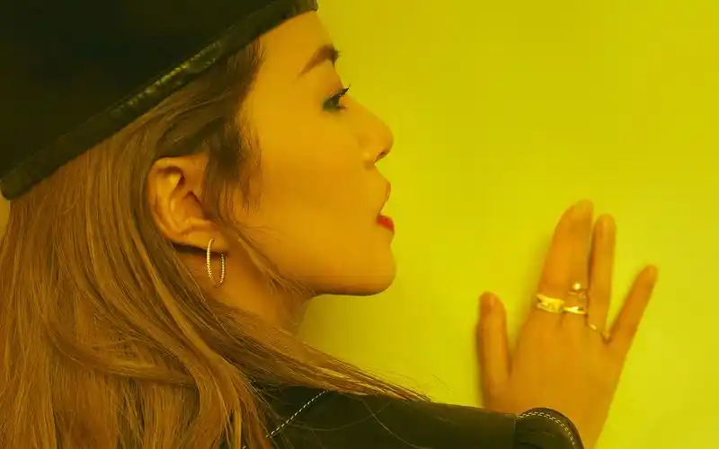 谭维维时尚写真图片桌面壁纸