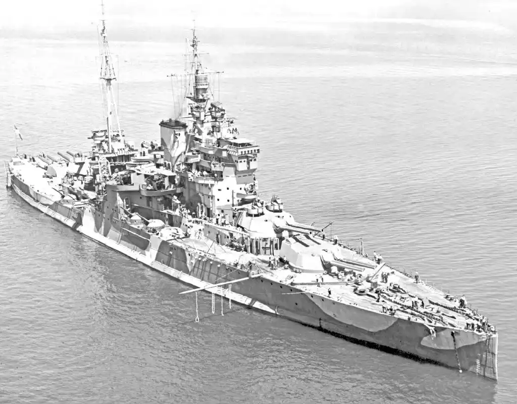 战舰欣赏:英国海军 伊丽莎白女王级战列舰