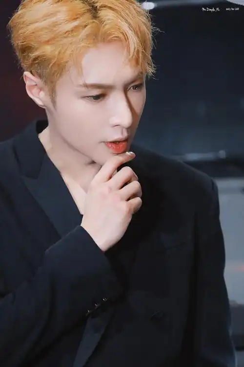 张艺兴[超话]##张艺兴开大g##张艺兴下车神图