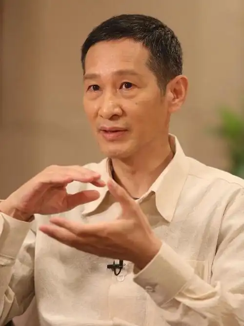 多年积淀厚积薄发,遇见"金牌绿叶"王劲松