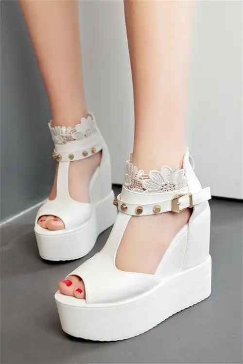 夏季新款欧美范蕾丝钩花厚底坡跟搭扣鱼嘴凉鞋