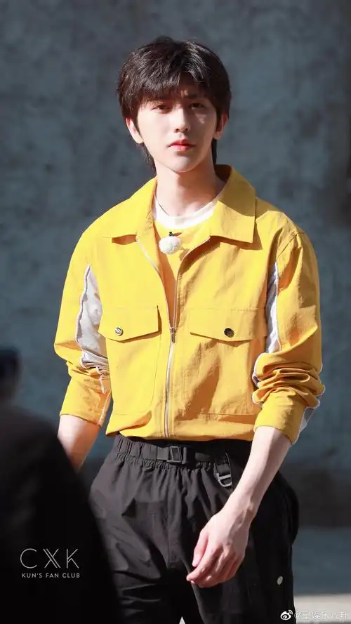 蔡徐坤奔跑吧转场最新路透_高清图集_新浪网