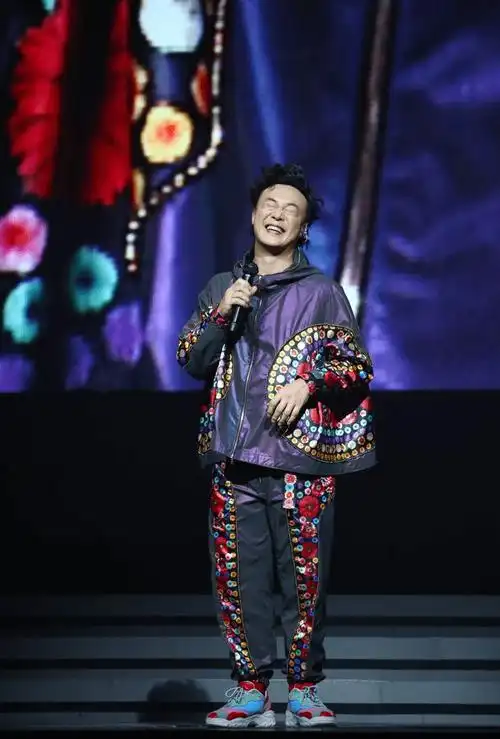 eason陈奕迅第14场演唱会清唱浮夸安可后返场粉丝满意而归