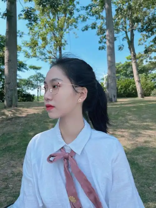 超甜眼镜妹你的学妹上线啦