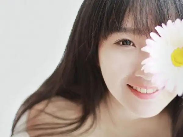 唯美可爱文艺系微笑女生