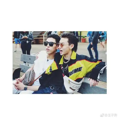 王子异 双马尾上热搜第二了