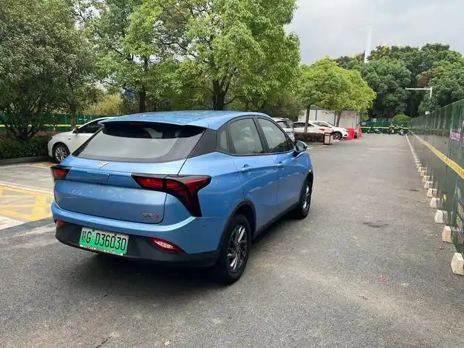 21年新能源哪吒v娱乐标准,续航300,快慢充,个人一手车, - 抖音