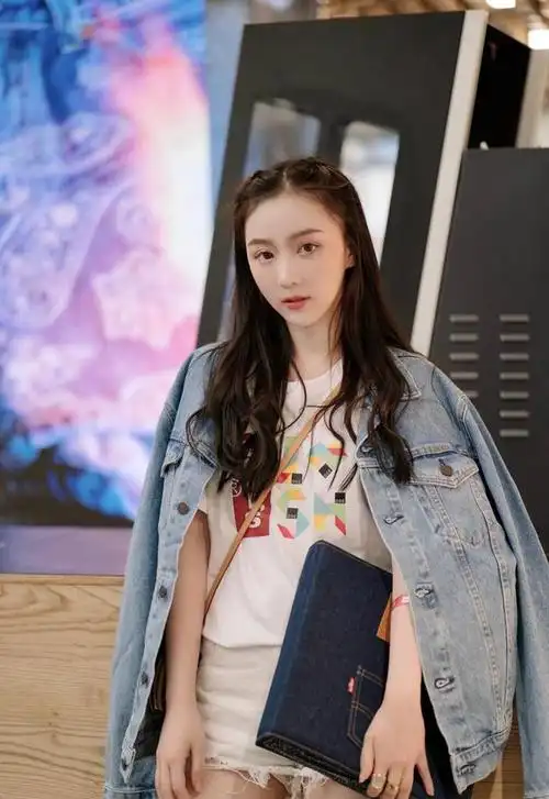 任豪前女友赵温柔私照曝光,皮肤雪白身材劲爆,真是便宜了任豪