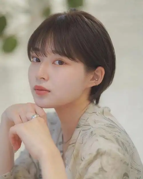 女生短发  #汉中烫发  #减龄发型  #显脸星傲鹾７⑿屯计波波头后面