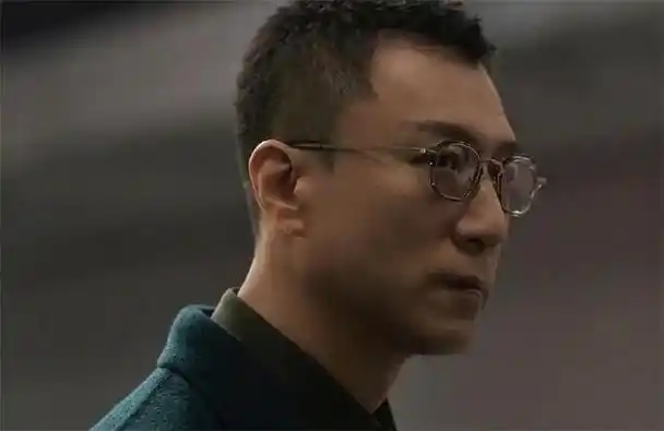 最近几年,孙红雷沉迷综艺,口碑下跌了不少,不过到了《扫黑风暴》中,他