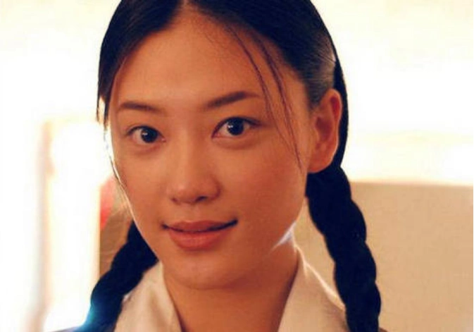 16年前应采儿甩了向佐随后被抓入狱向太为何不惜一切要保她