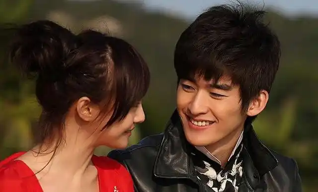 娱乐圈秀恩爱分的快的6对明星情侣,第三对却被说分得好