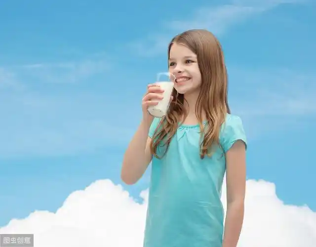 多喝牛奶的好处儿童(天天喝牛奶,真的对小孩子的身体发育好吗?