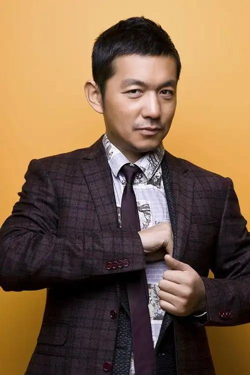 邢佳栋热血"空降"燃爆国庆档,伍六一"升级"自带反差萌