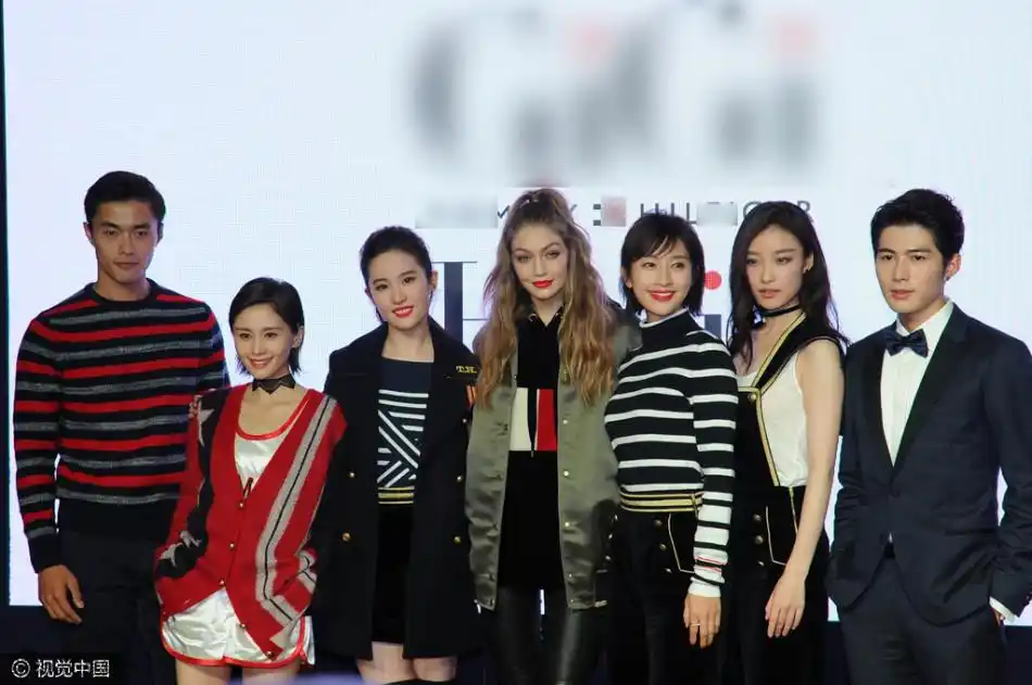 女明星竟也有合影杀手!_高清图集_新浪网