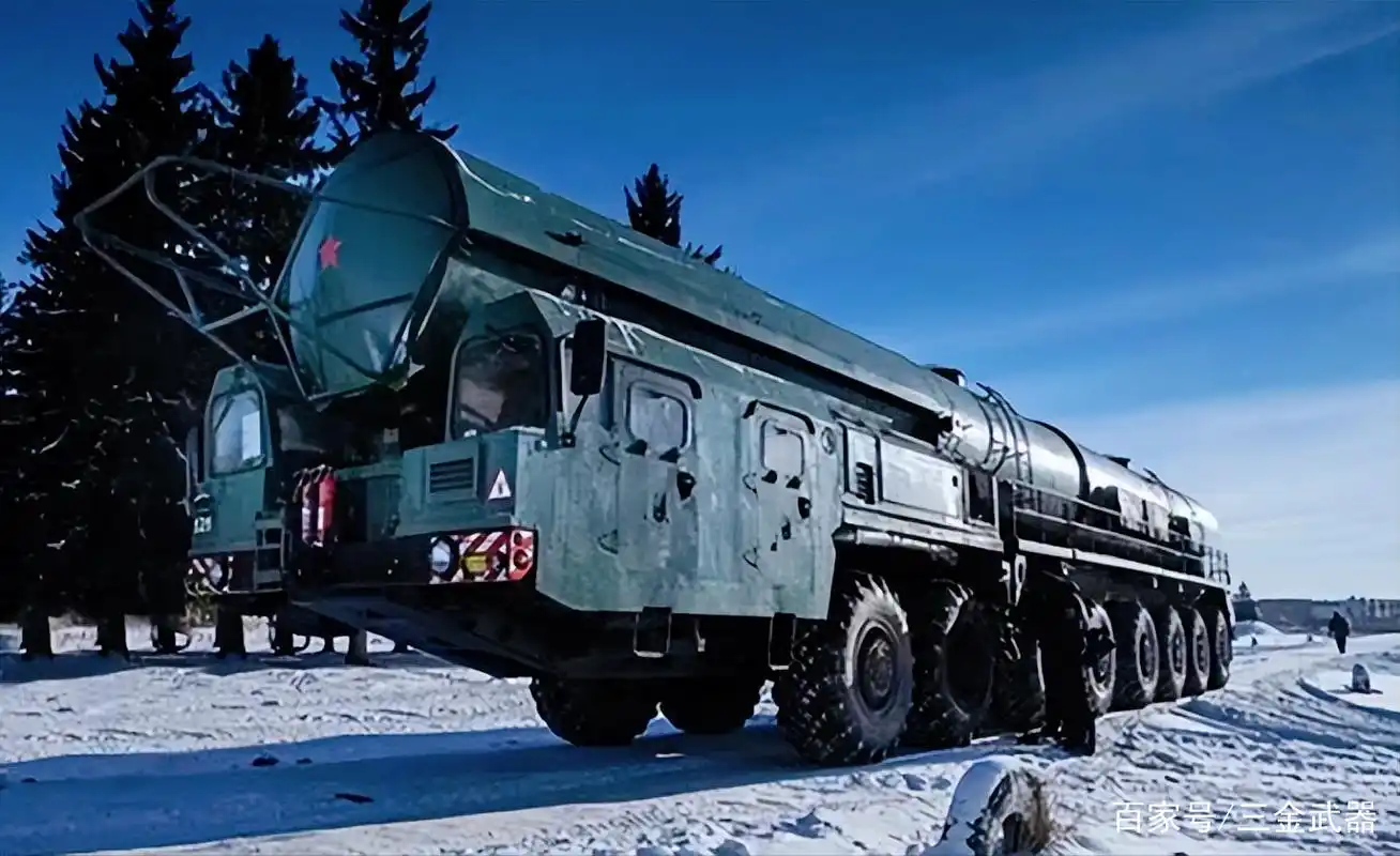 俄罗斯白杨-m洲际导弹,射程达12000公里,相当于20万吨的tnt