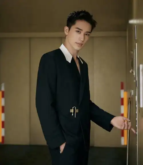 邓超和俞白眉再度合作执导《中国乒乓》,选择了许魏洲