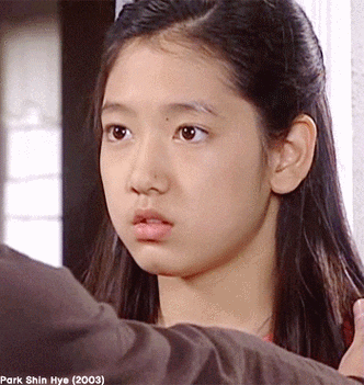 英年早婚的朴信惠算得上是恋爱脑吗