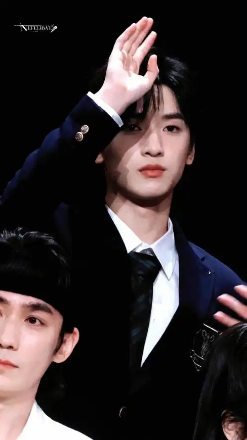 人生套装之校服西#严浩翔