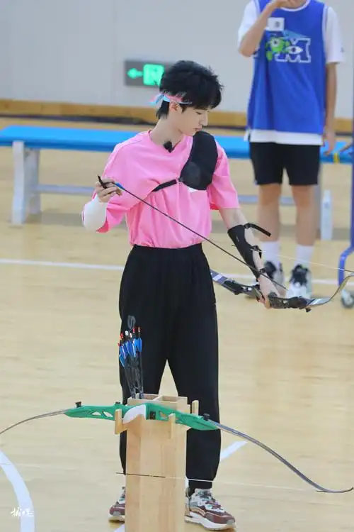 某位严姓小选手因过分可爱在射箭比赛中获得第一名05#严浩翔 音轨成