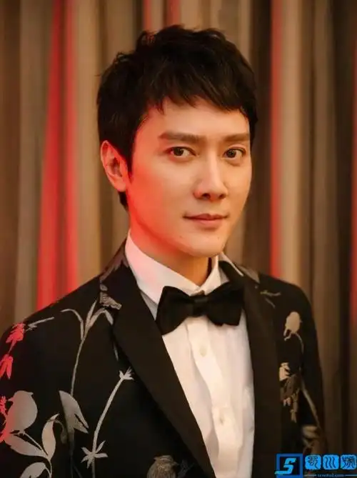 冯绍峰个人简历资料(三年婚姻生活却以扑朔迷离收场)