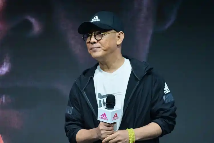 李连杰出席活动神采奕奕 粉碎状态不佳谣言