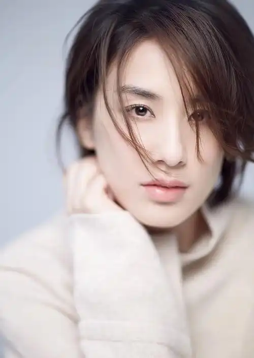 黄圣依:周星驰捧红后嫁二婚杨子,一年2亿零花钱,如今还好吗?