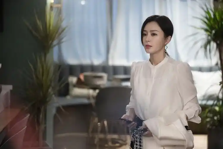 《怪你过分美丽》收官 秦岚发文回顾心路历程_电视剧_爱特豆