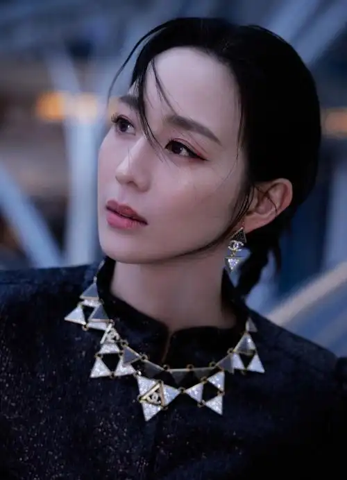 张钧甯新中式刺绣穿搭##w年度盛典