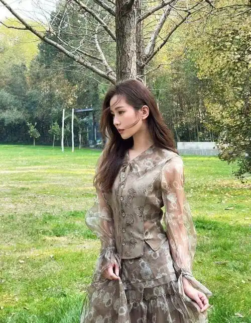 原创刘诗诗日常穿搭经典又耐看春天照着穿就很有范儿