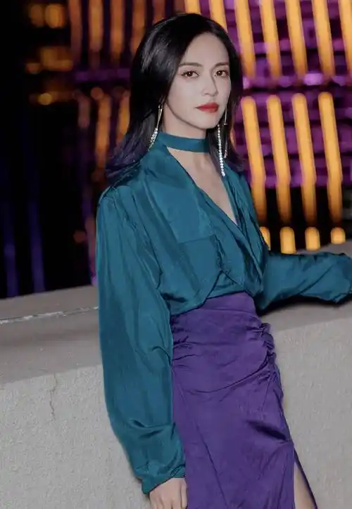 刘涛,姚晨罕见同框,两人同穿黑色吊带裙,气质身材真不是一般好_时尚