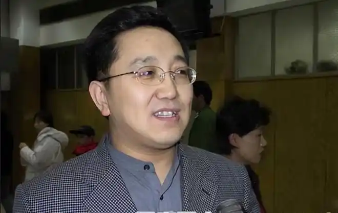 小品演员句号:二婚娶了郭雅丹,48岁喜得女,从此有了两个小棉袄_网易