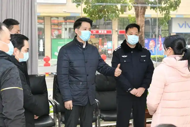 局长劳高进到基层一线调研指导疫情防控工作开展 - 工作动态 - 广西