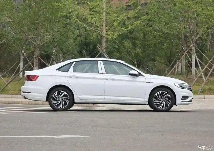 21款速腾超越7月底上牌14不到1000公里现在值多少