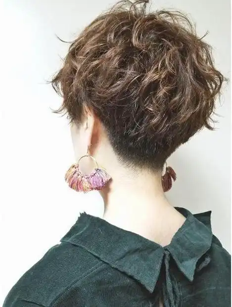 女士短发蓬松纹理烫:好看又时尚的选择